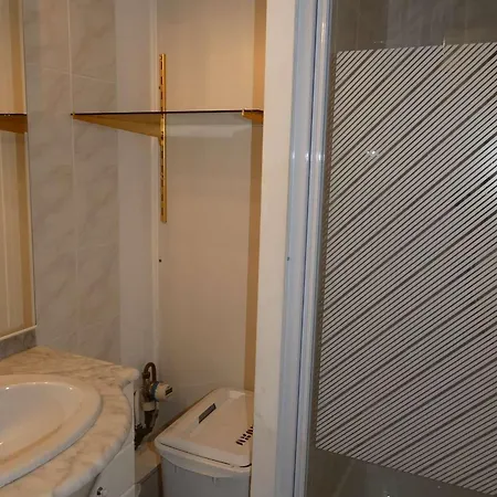 Lejlighed T2 Avec Piscine, Proche Et Commerces, Garage Prive, Quartier Couchant - Fr-1-328-227