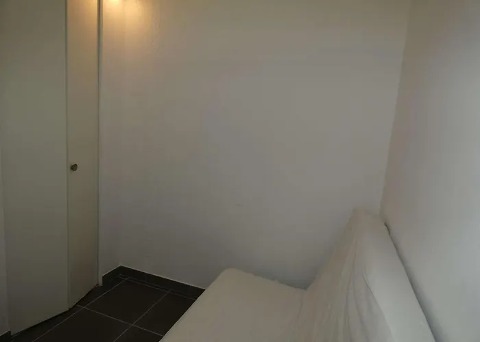 T2 Avec Piscine, Proche Et Commerces, Garage Prive, Quartier Couchant - Fr-1-328-227 Ла-Гранд-Мот