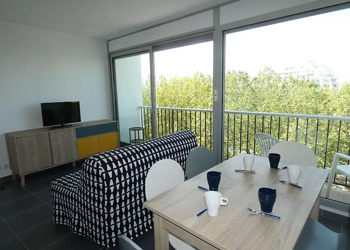 T2 Avec Piscine, Proche Et Commerces, Garage Prive, Quartier Couchant - Fr-1-328-227 Апартаменты Ла-Гранд-Мот